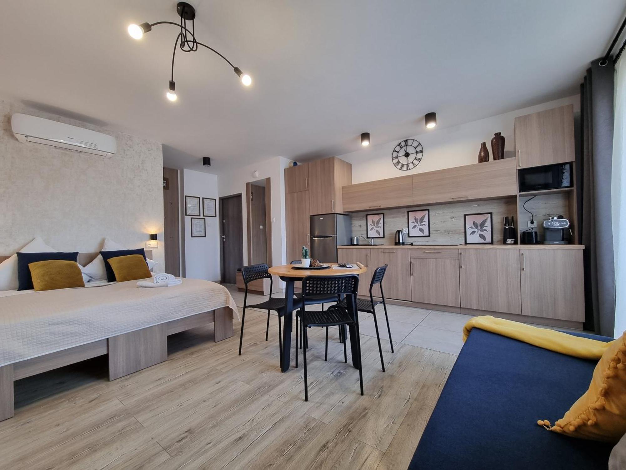 Q Apart Amber - Studio, Manufaktura, Klimatyzacja I Garaz Gratis, Netflix, Fv, Gwarancja Zadowolenia Lodź Bagian luar foto